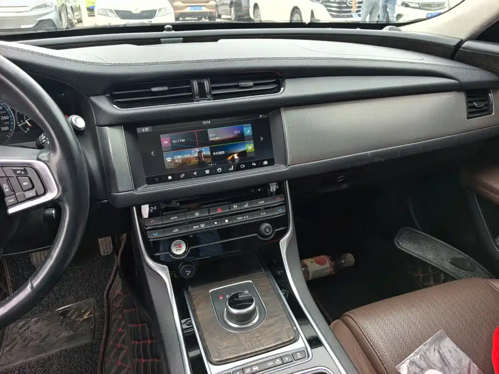 Jaguar XFL — миниатюра 14