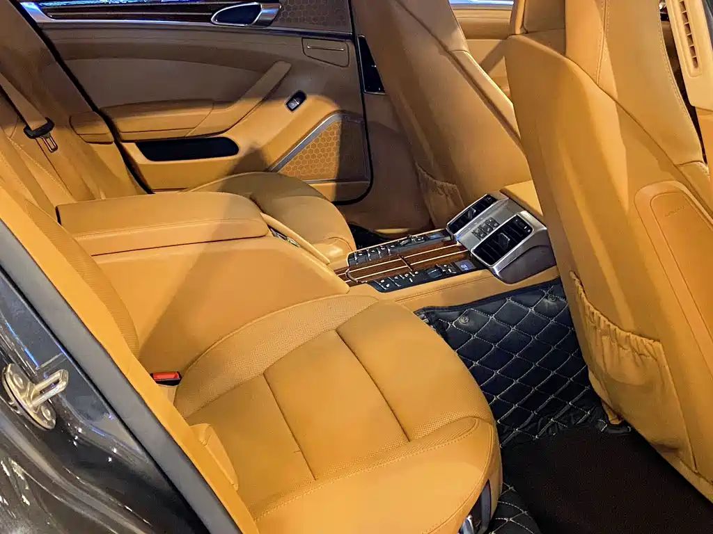 Porsche Panamera — миниатюра 32