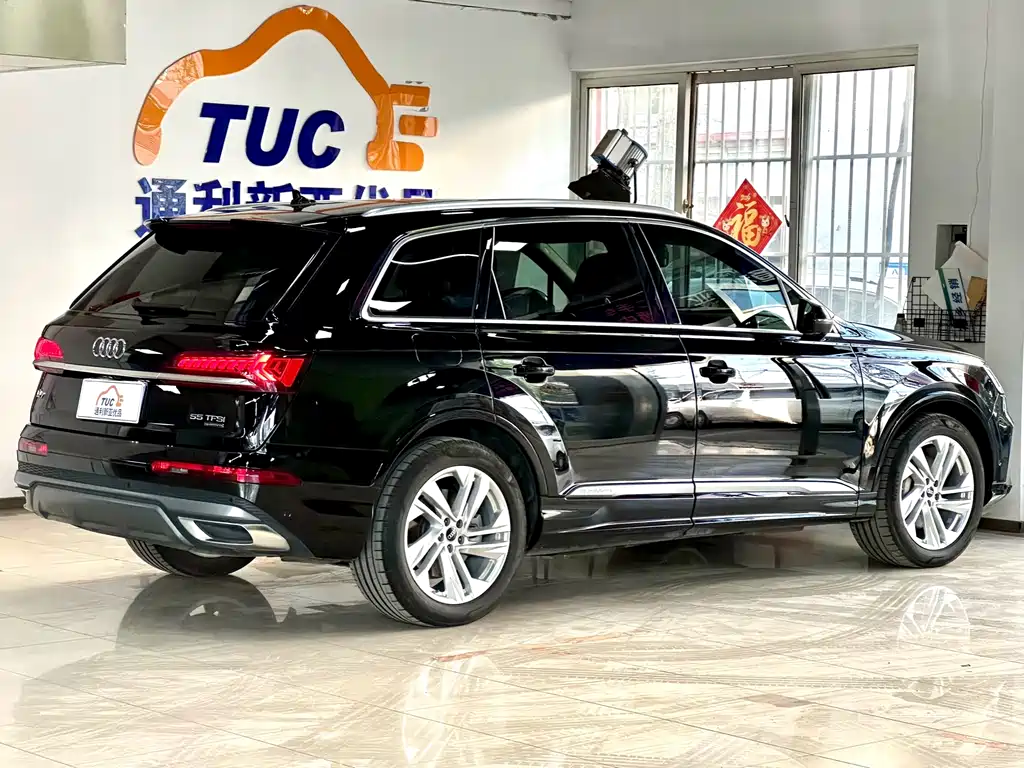 Audi Q7 2023 45 TFSI quattro S line Sport