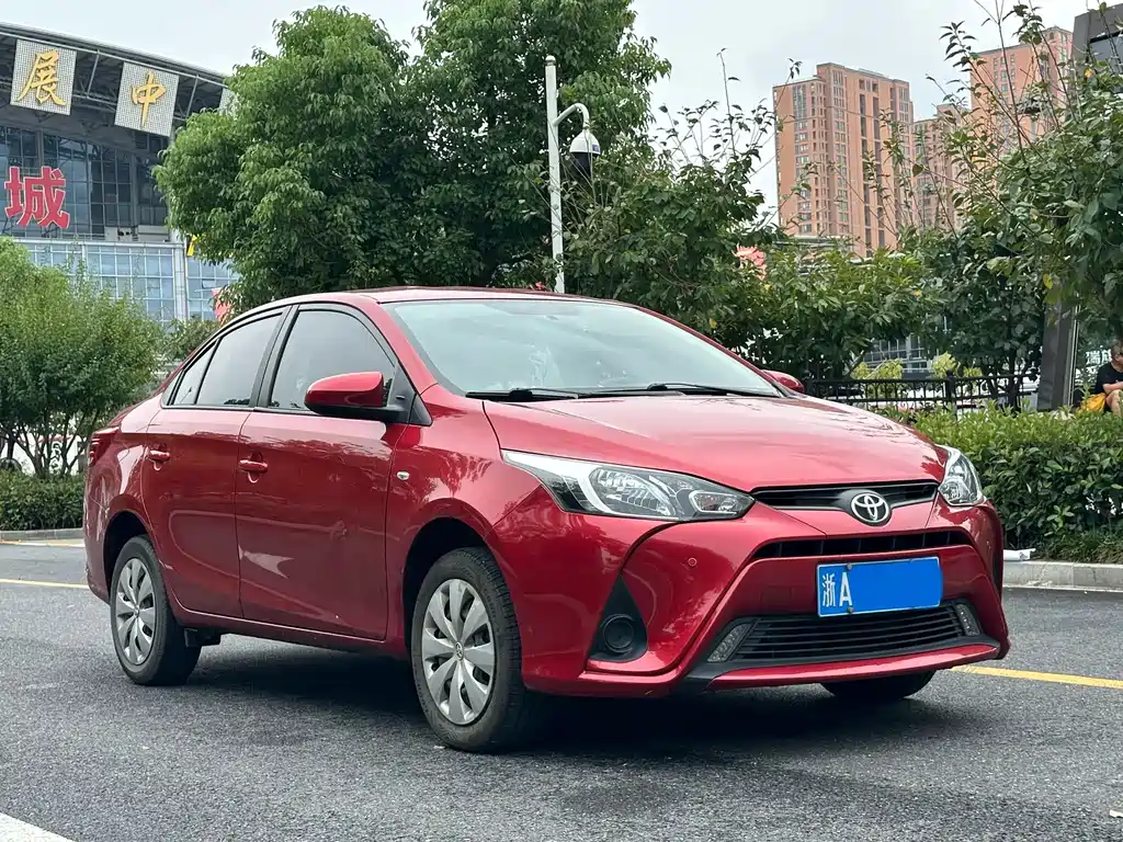 Toyota Yaris L — миниатюра 3