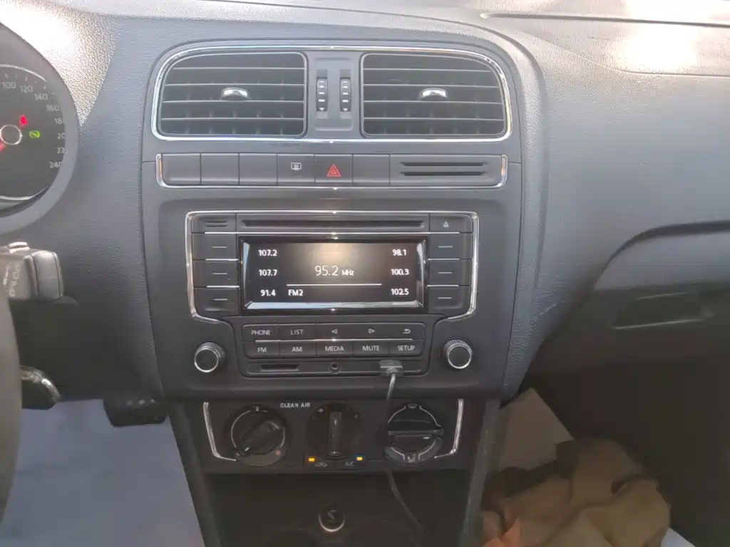 Volkswagen Polo — миниатюра 13