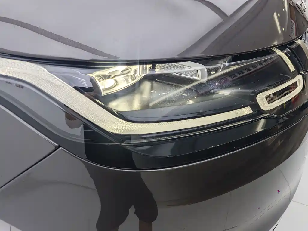 Land Rover Velar — миниатюра 9