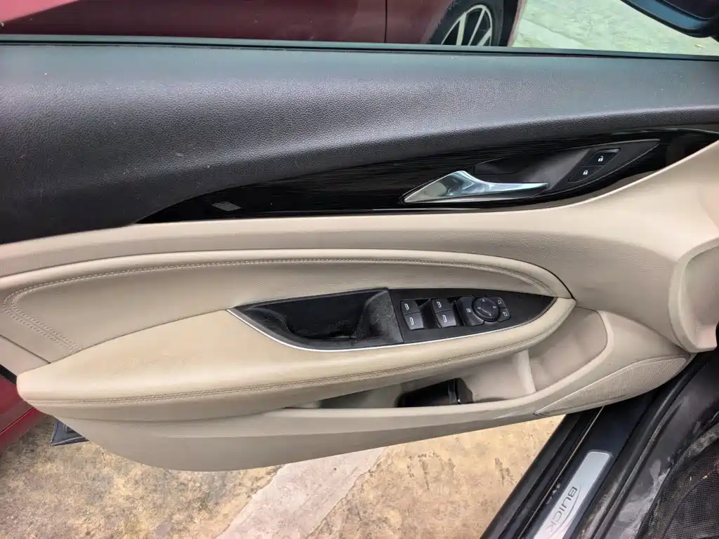 Buick Regal — миниатюра 8