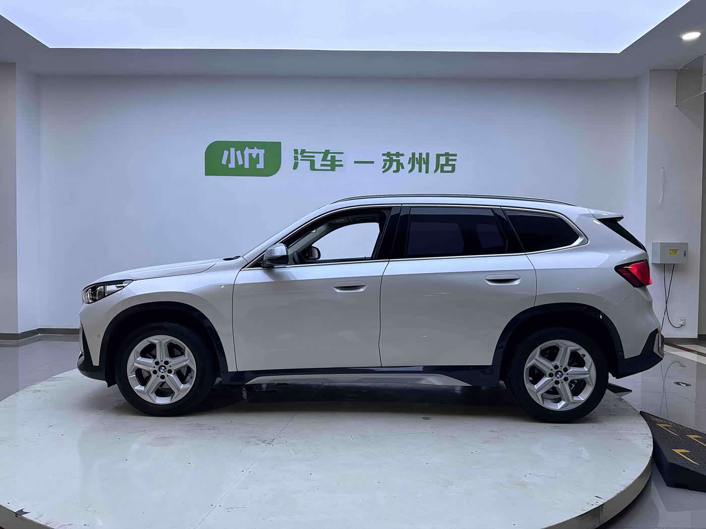 BMW X1 1.5 л 2023 г. Белый, пробег 23000 км
