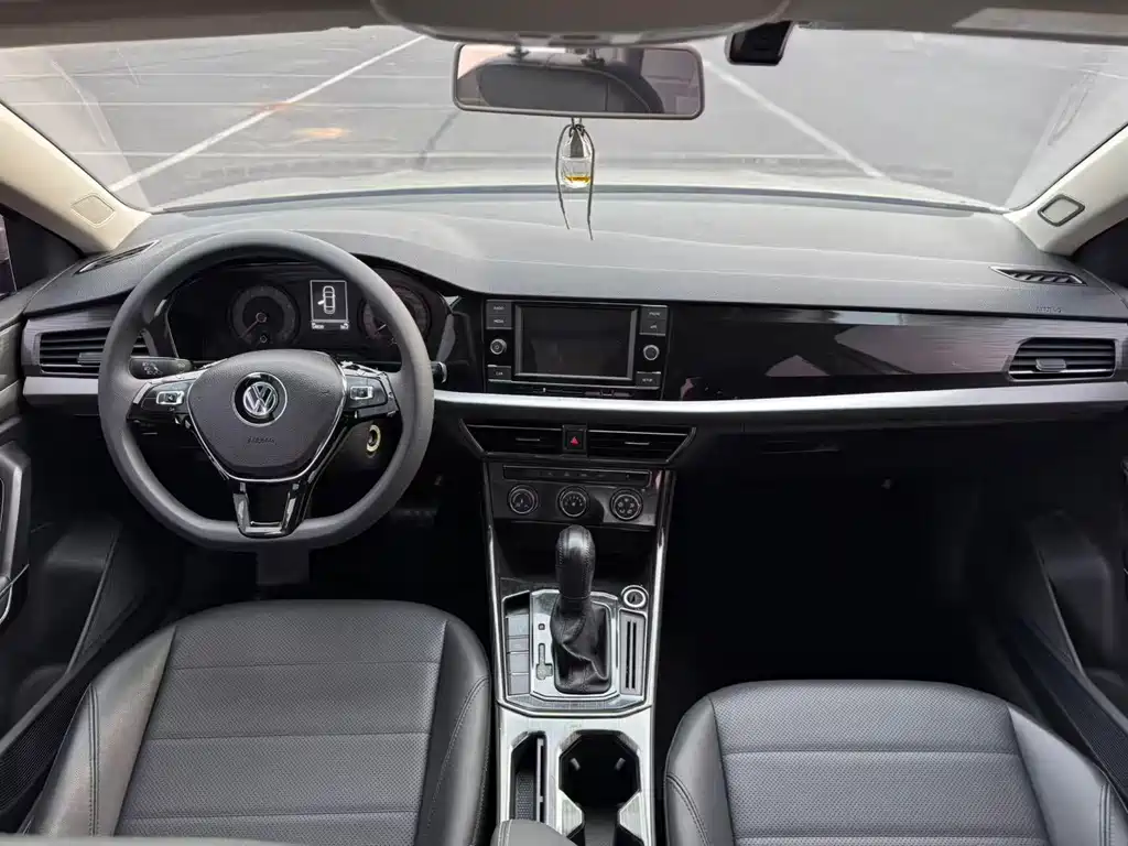 Volkswagen Lavida — миниатюра 5
