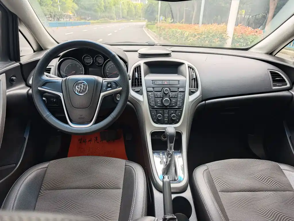 Buick Excelle — миниатюра 10