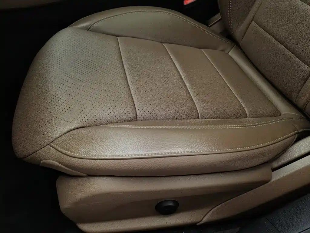Mercedes-Benz E-Class — миниатюра 20