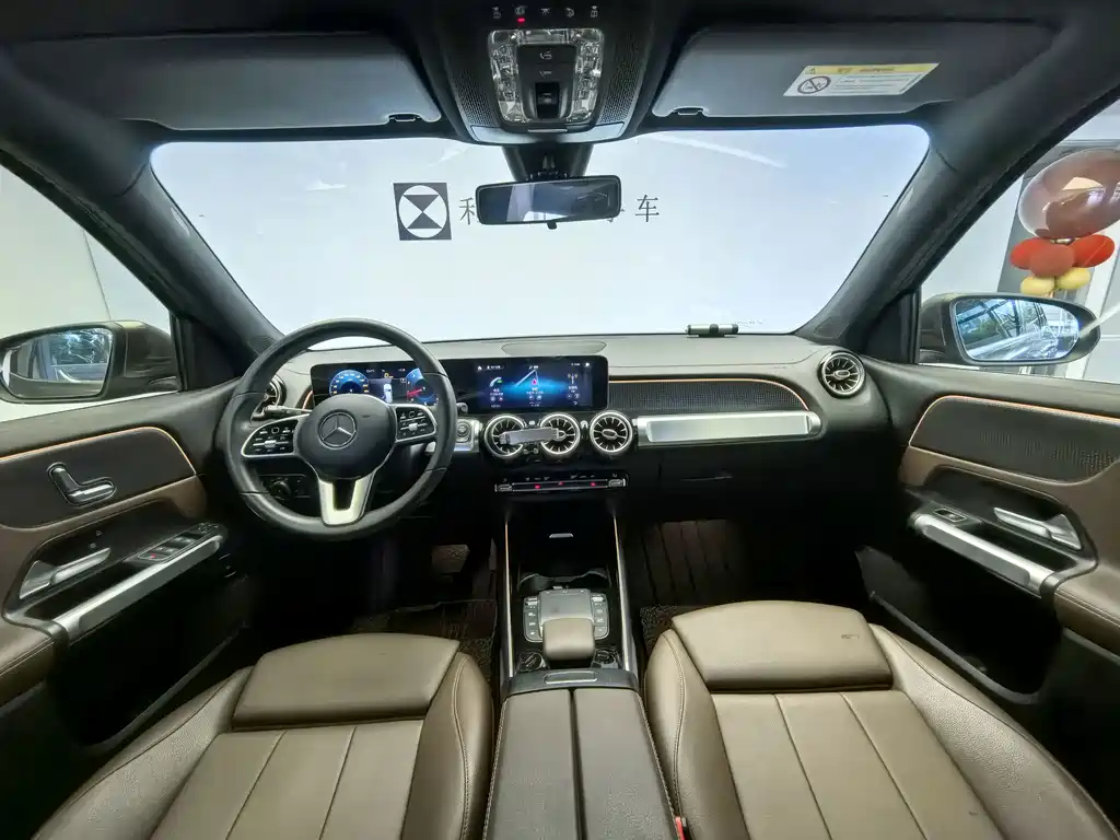 Mercedes-Benz GLB — миниатюра 11