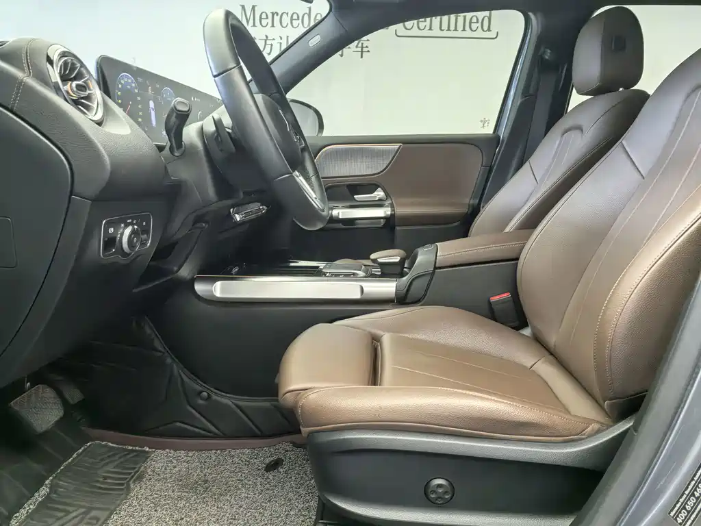 Mercedes-Benz GLB — миниатюра 14