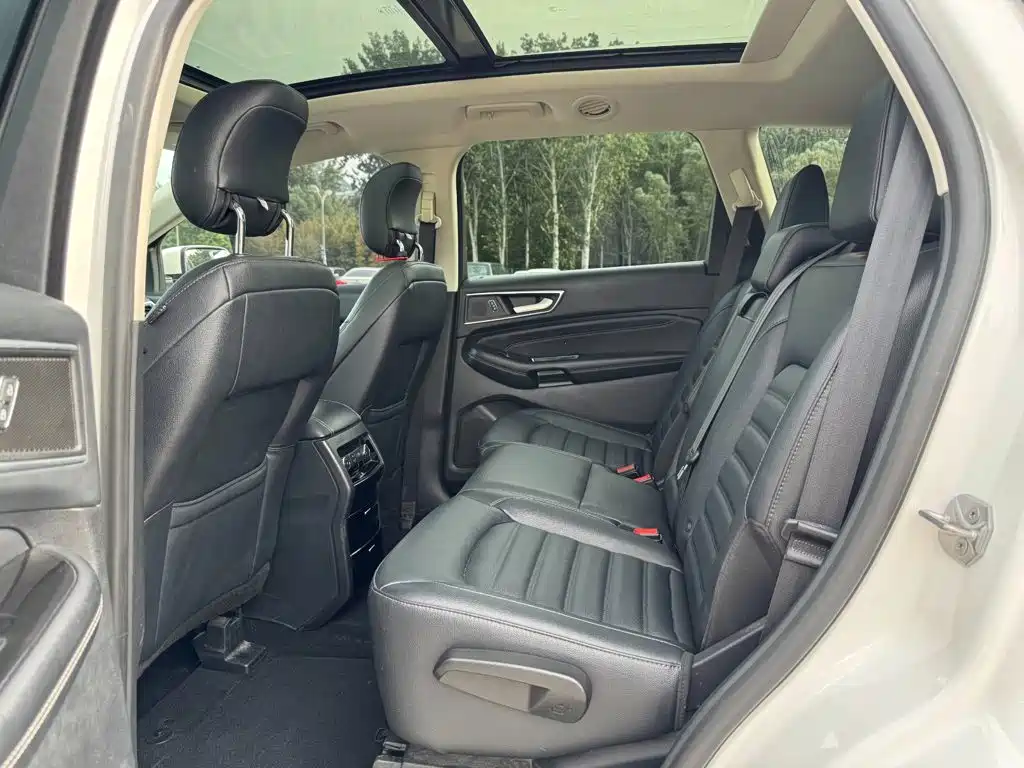 Ford Edge — миниатюра 18