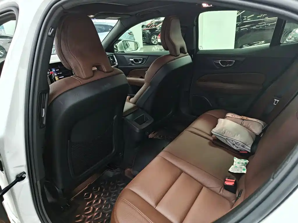 Volvo S60 — миниатюра 15