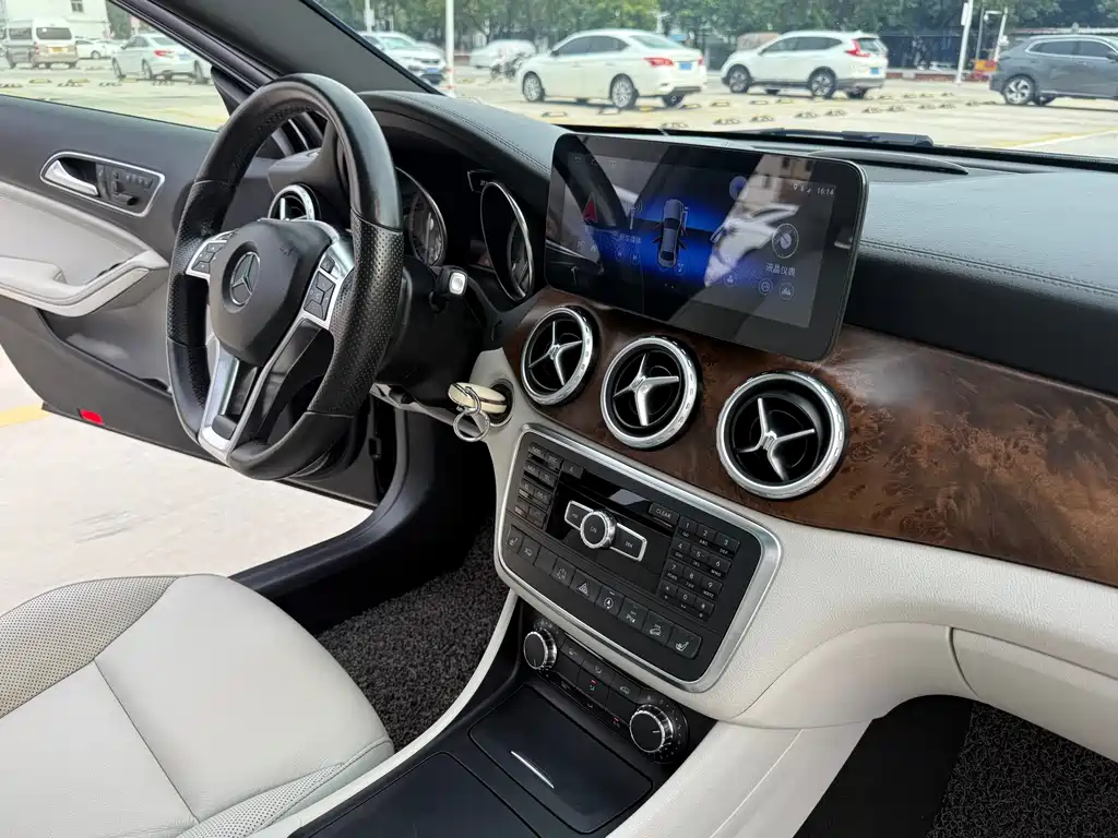 Mercedes-Benz GLA — миниатюра 12