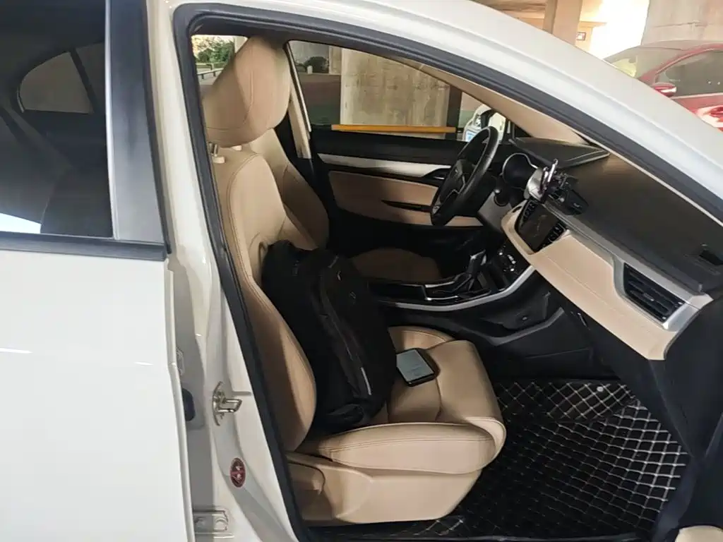 Geely Emgrand — миниатюра 25