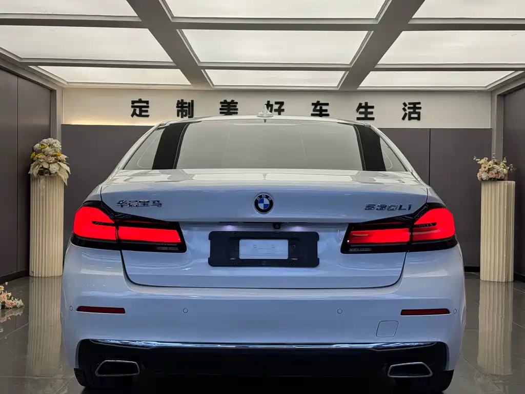 BMW 5 Series 2022 — фото 12