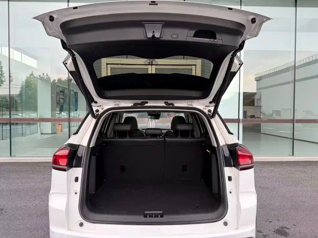 Geely Boyue — миниатюра 15
