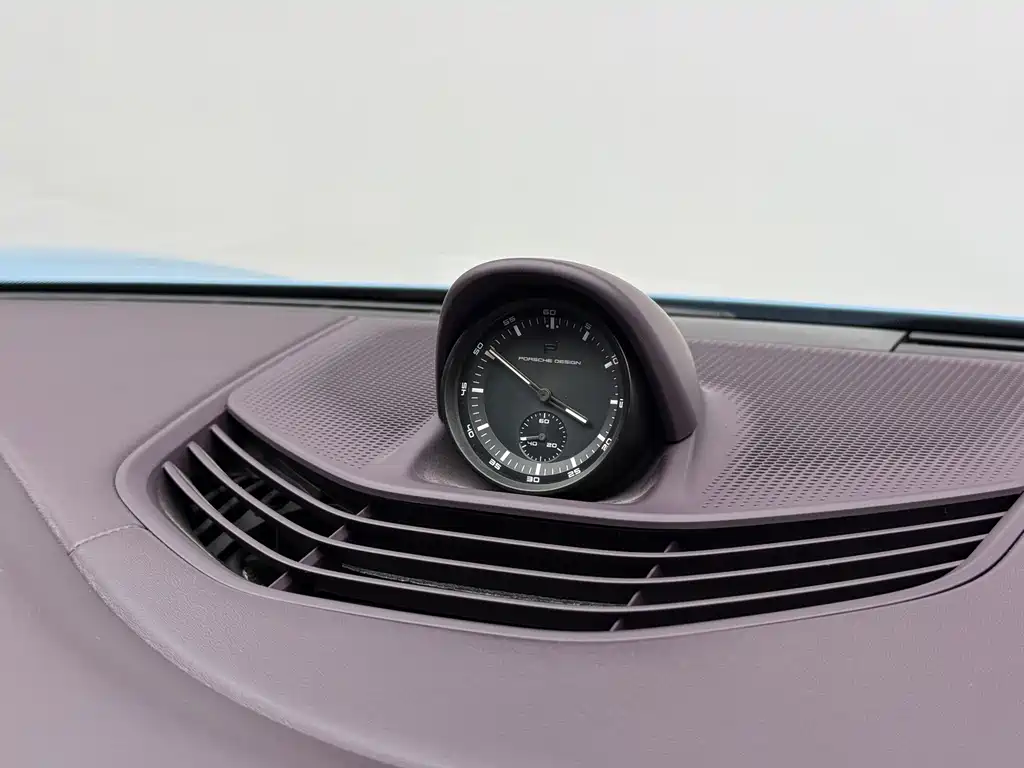 Porsche Taycan — миниатюра 12