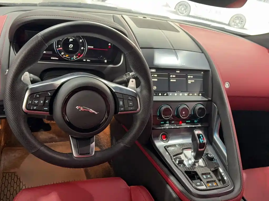 Jaguar F-TYPE — миниатюра 10