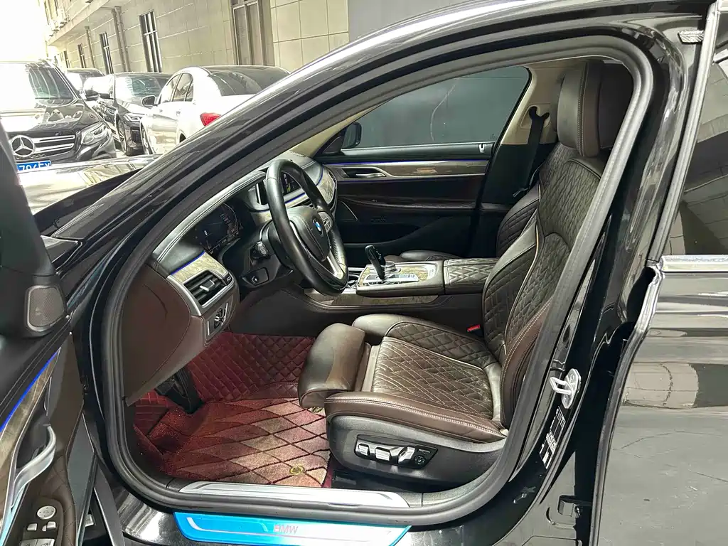 BMW 7 SERIES