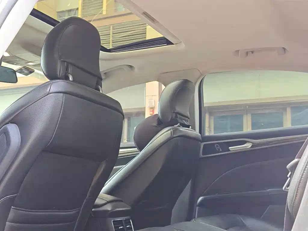 Ford Mondeo — миниатюра 28