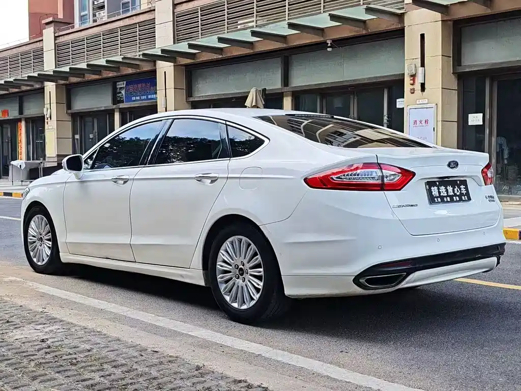 Ford Mondeo — миниатюра 9