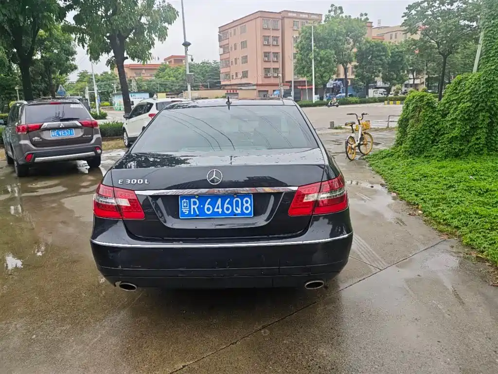 Mercedes-Benz E-Class E 2011 E 300 L