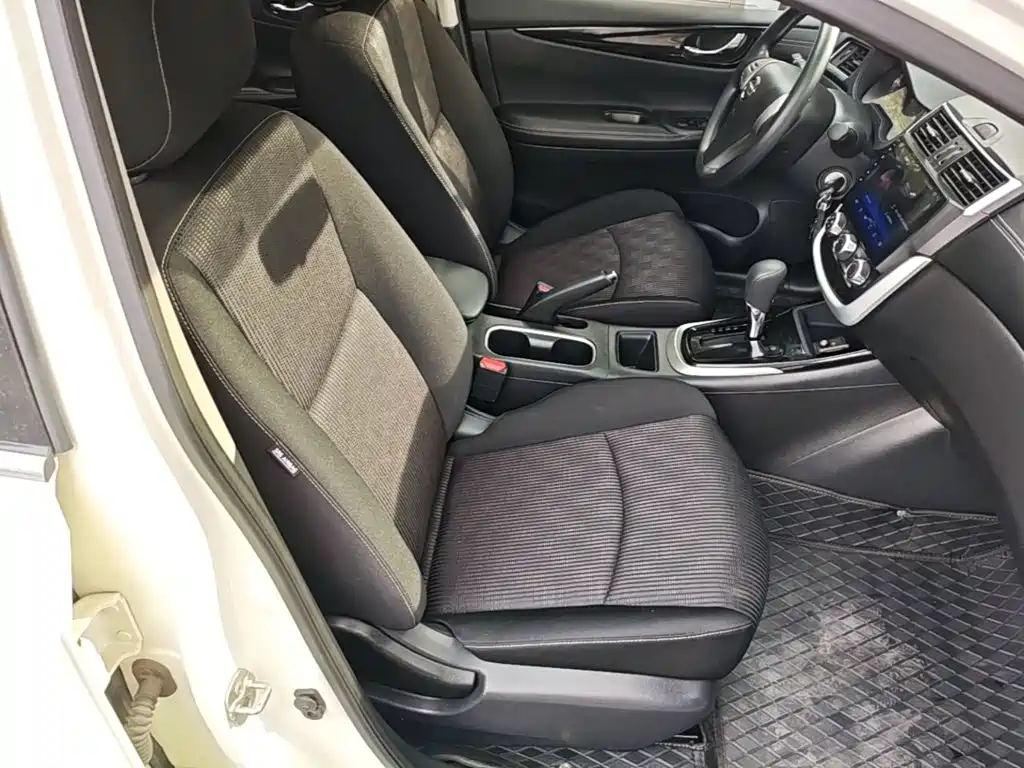Nissan Tiida — миниатюра 25