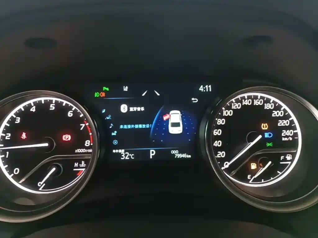 Toyota Camry — миниатюра 12