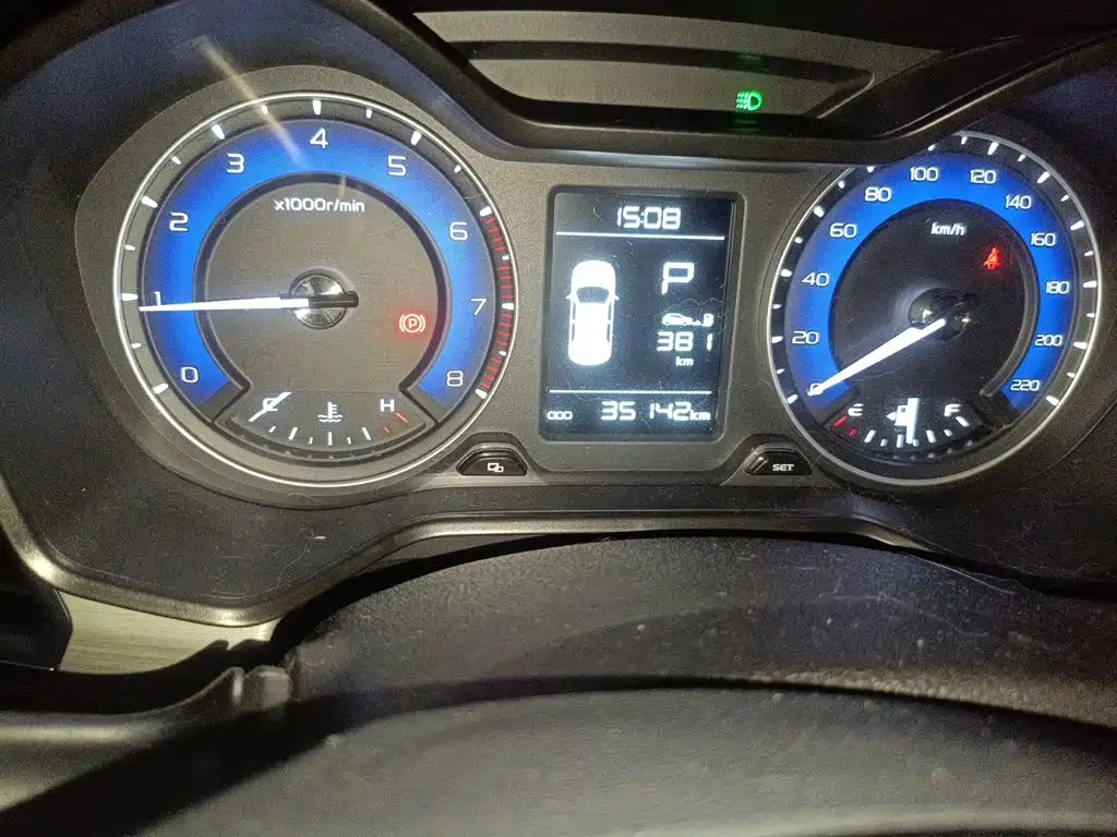 Geely Vision X3 — миниатюра 8