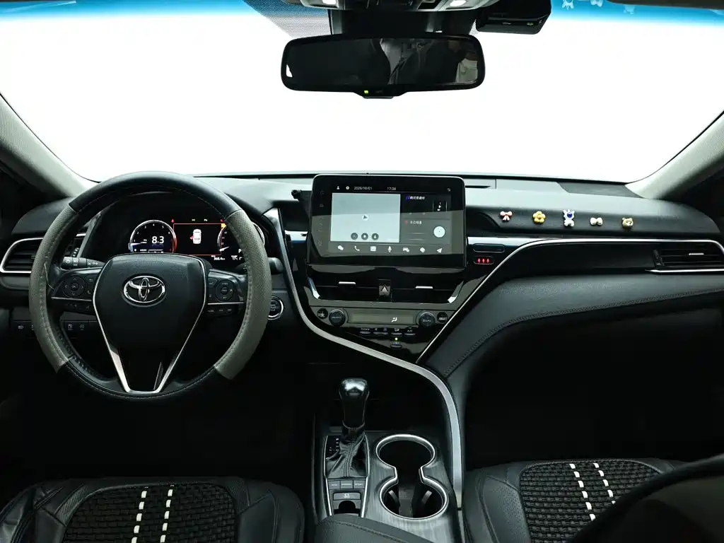 Toyota Camry — миниатюра 16