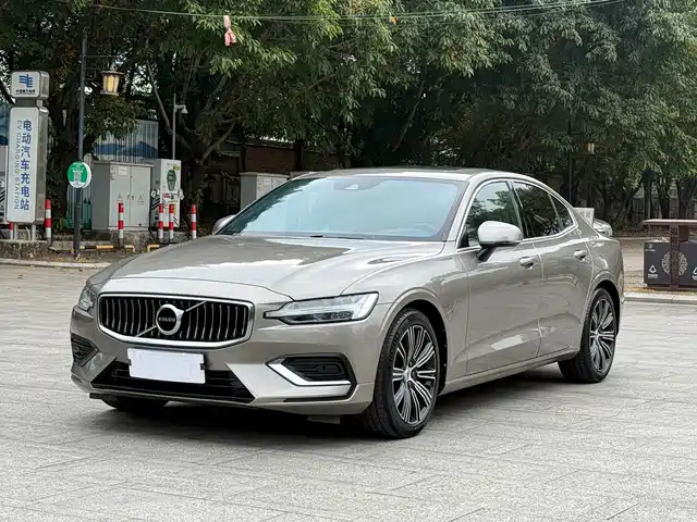VOLVO S60 2021