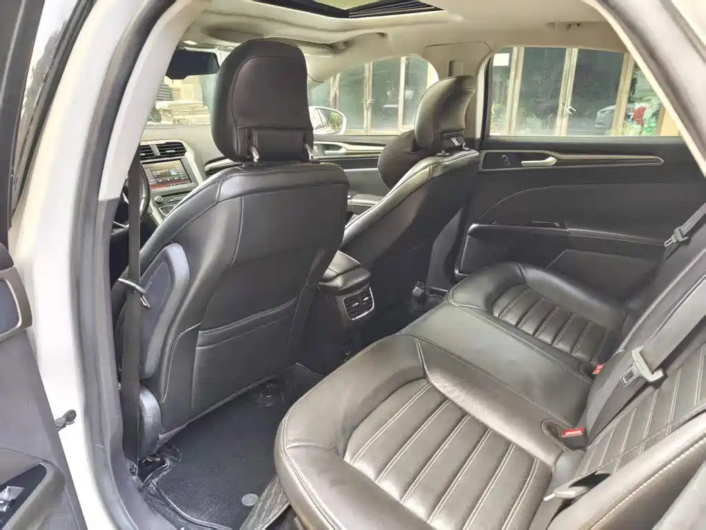Ford Mondeo — миниатюра 5