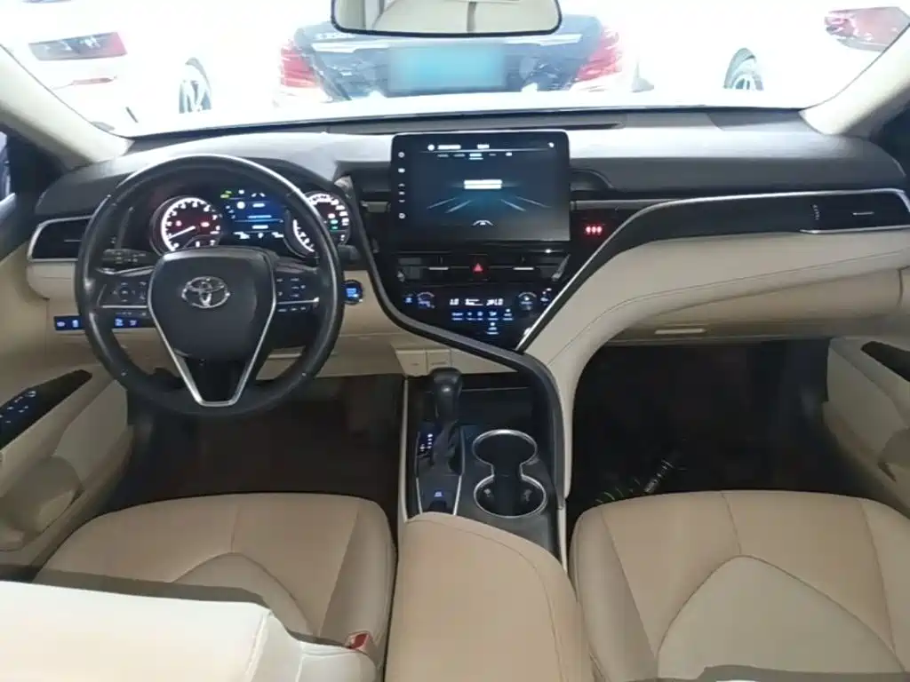 Toyota Camry — миниатюра 10