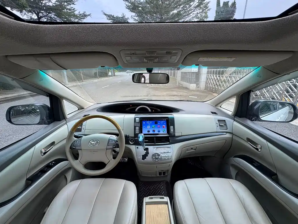 Toyota Previa — миниатюра 5
