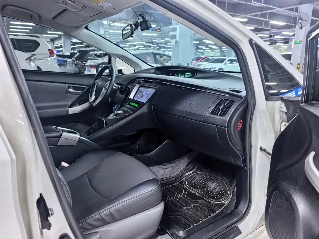 Toyota Prius — миниатюра 7