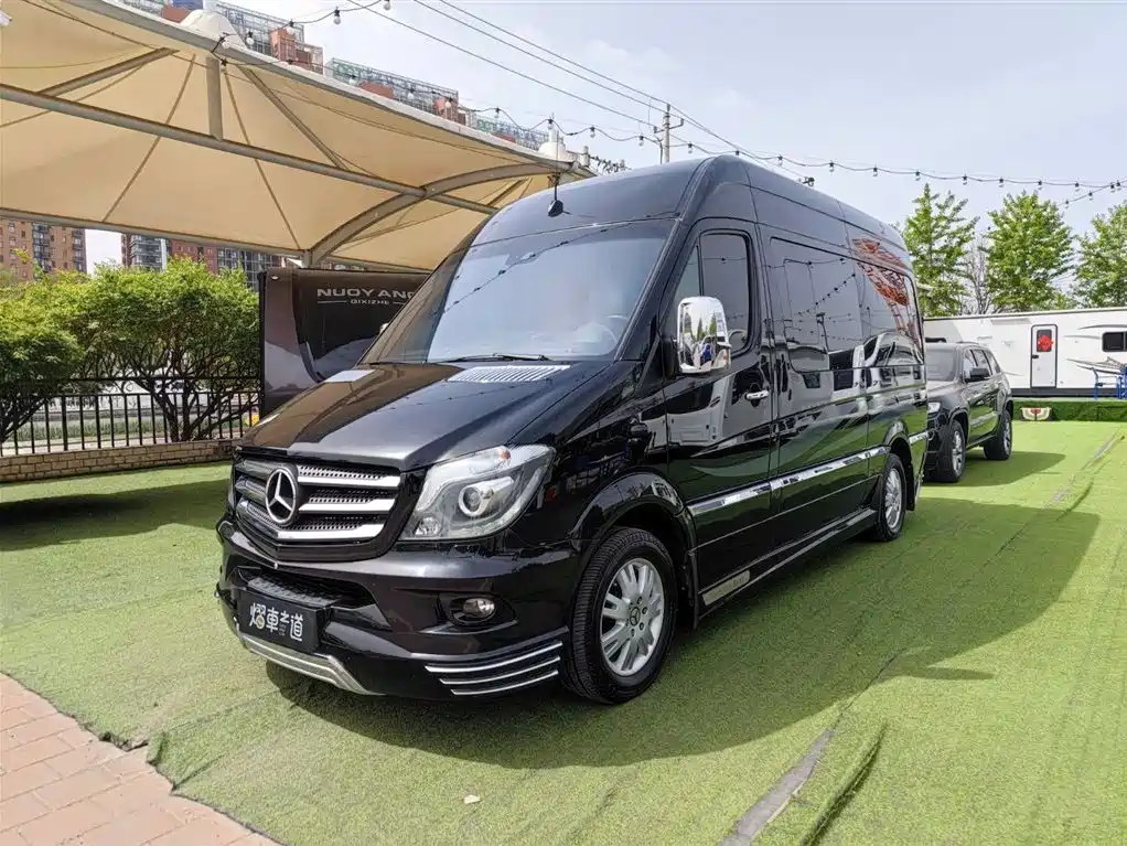 Mercedes-Benz  2018