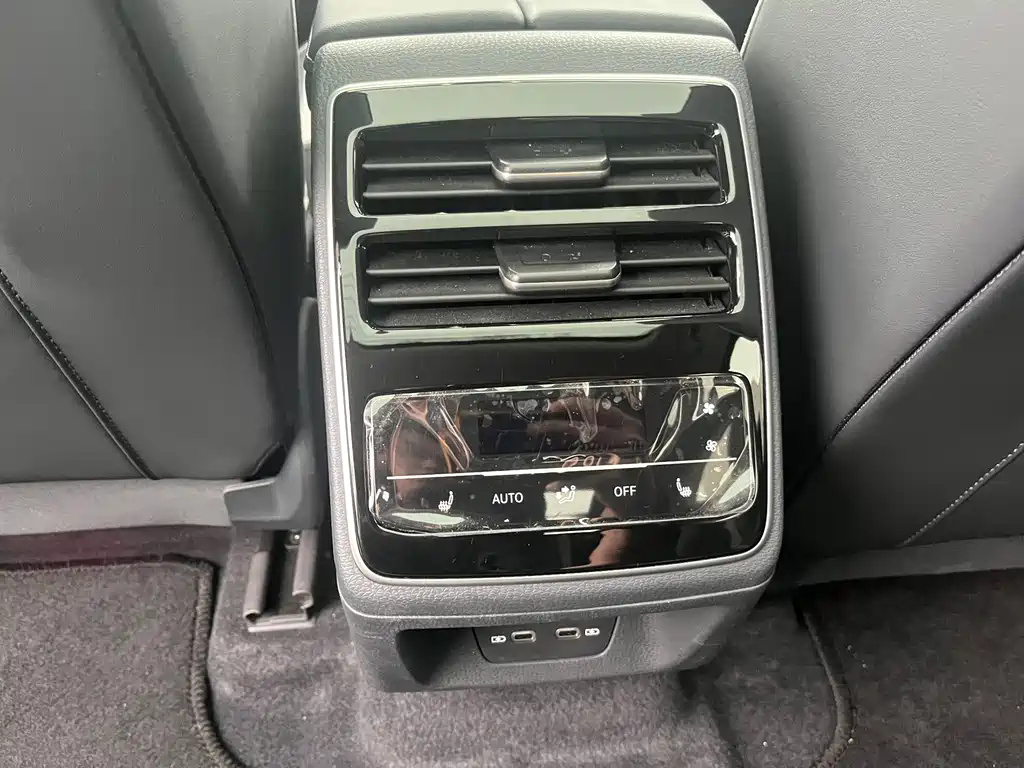 VOLKSWAGEN ID.7 VIZZION