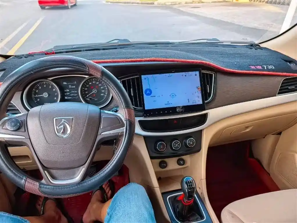 Baojun 730 2016 1.5L MT 7 мест
