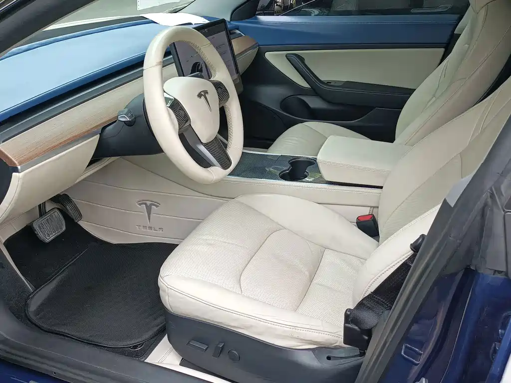 Tesla Model 3 — миниатюра 4
