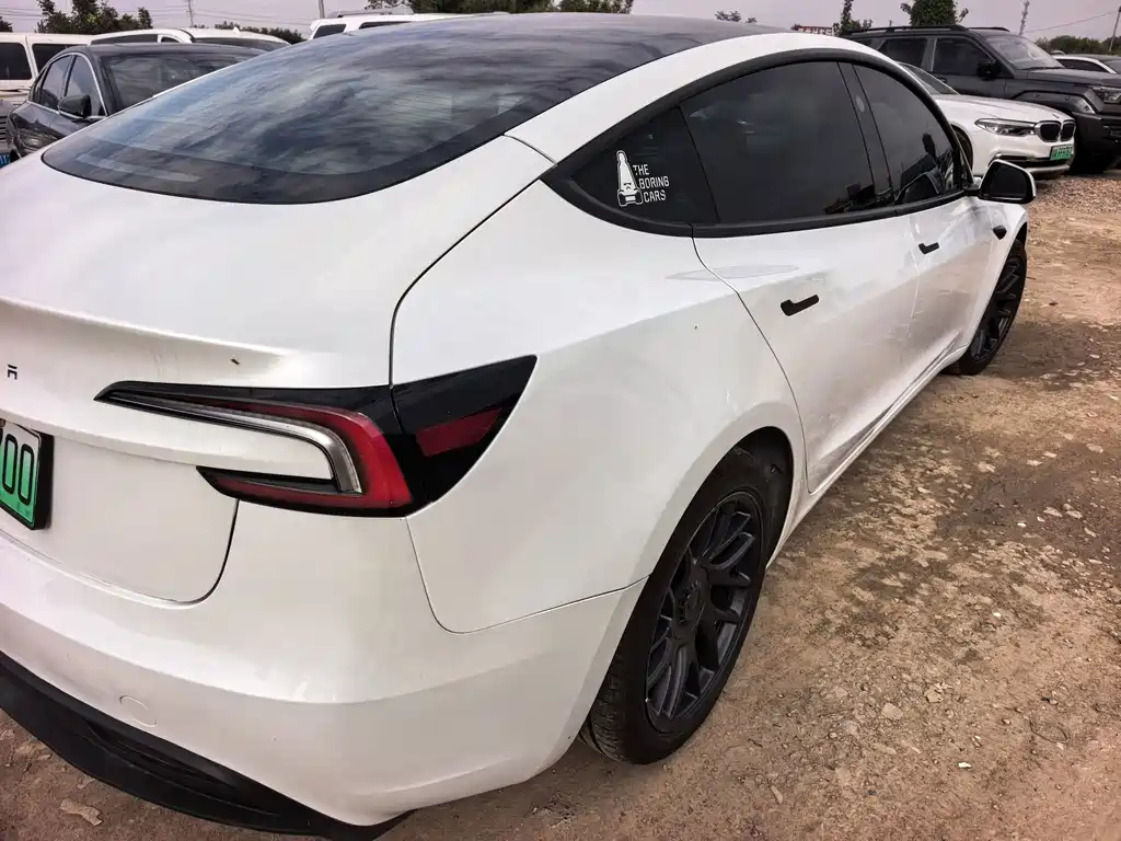Tesla Model 3 — миниатюра 8