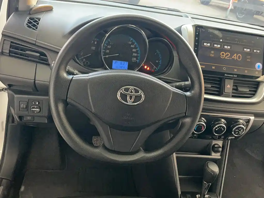 Toyota Yaris L — миниатюра 3