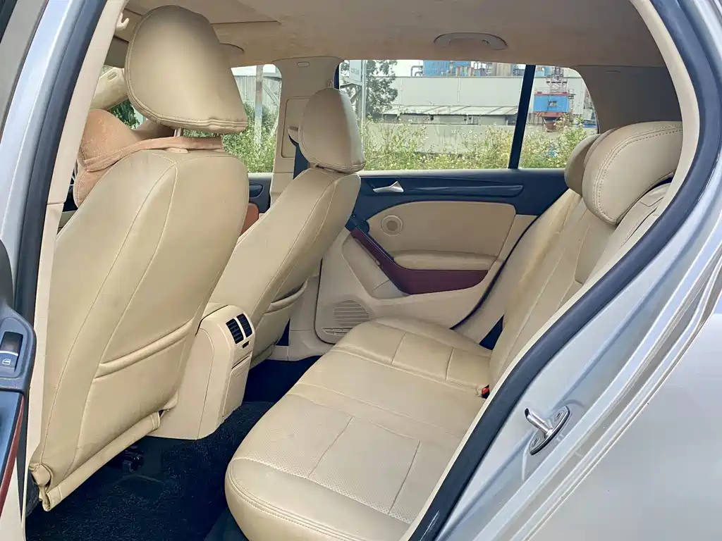 Volkswagen Golf — миниатюра 5