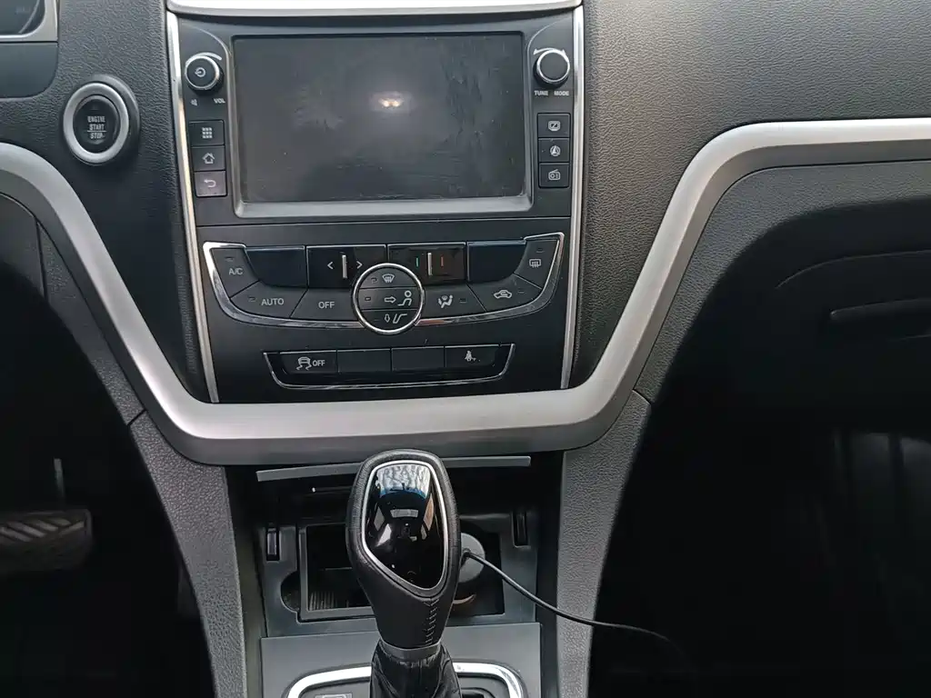 Geely Emgrand — миниатюра 12