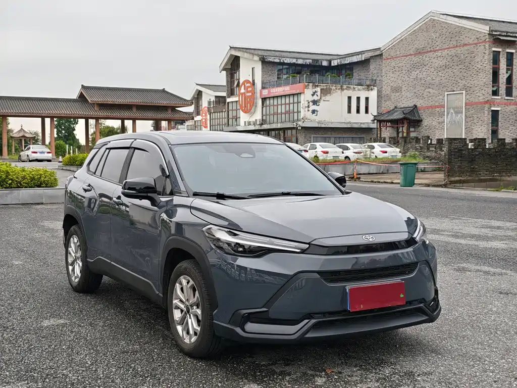 Toyota Frontlander — миниатюра 3