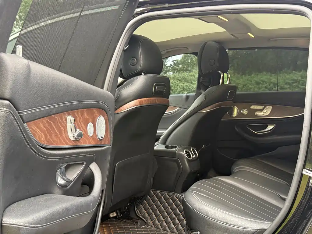 Mercedes-Benz E-Class — миниатюра 5