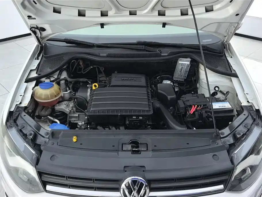 Volkswagen Polo 2016 1.4L MT