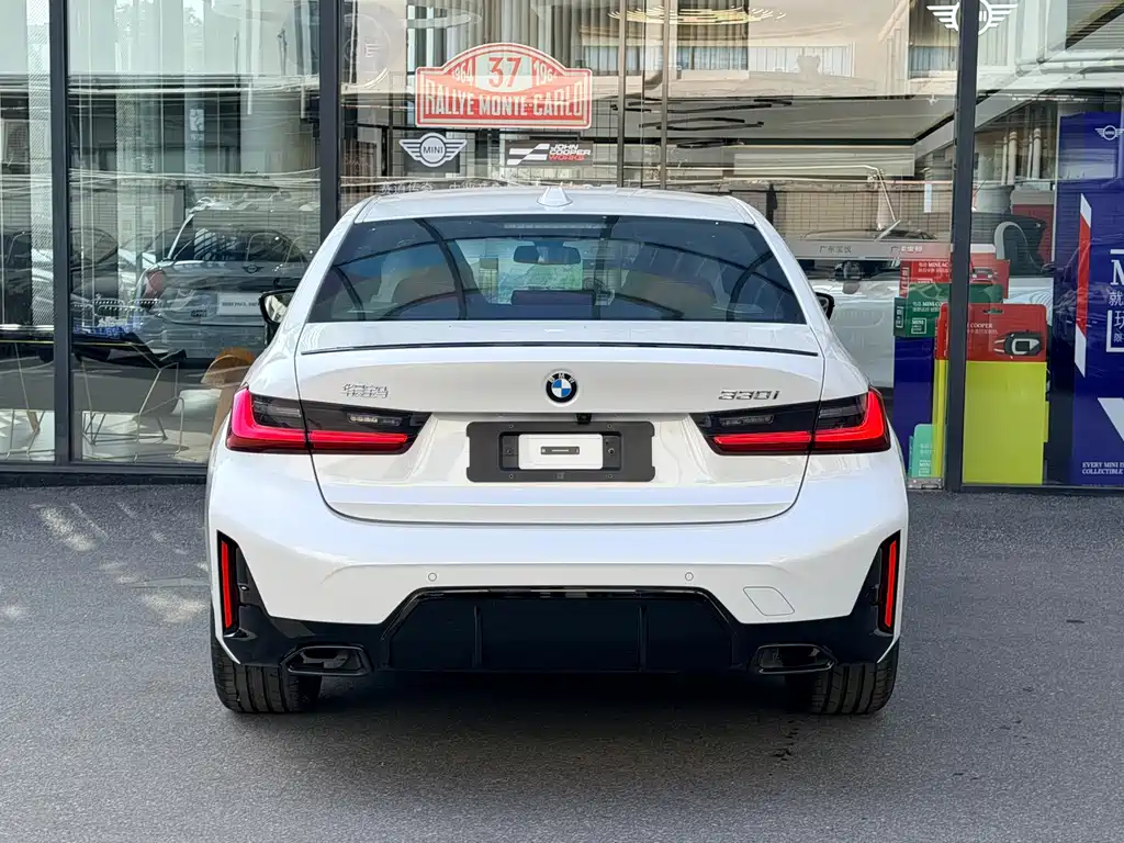 BMW 3 Series — миниатюра 4