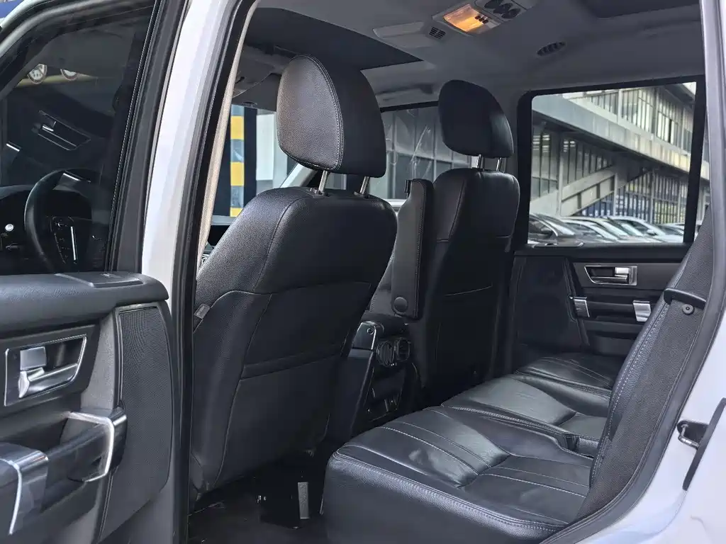 Land Rover Discovery — миниатюра 8
