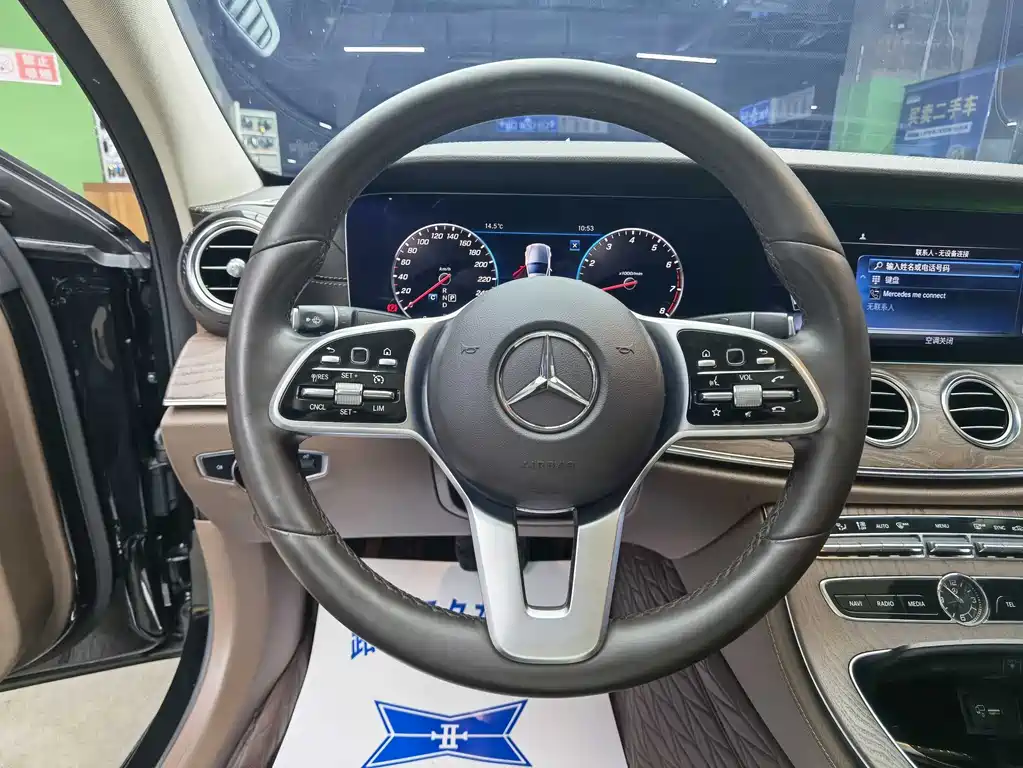 MERCEDES-BENZ E CLASS