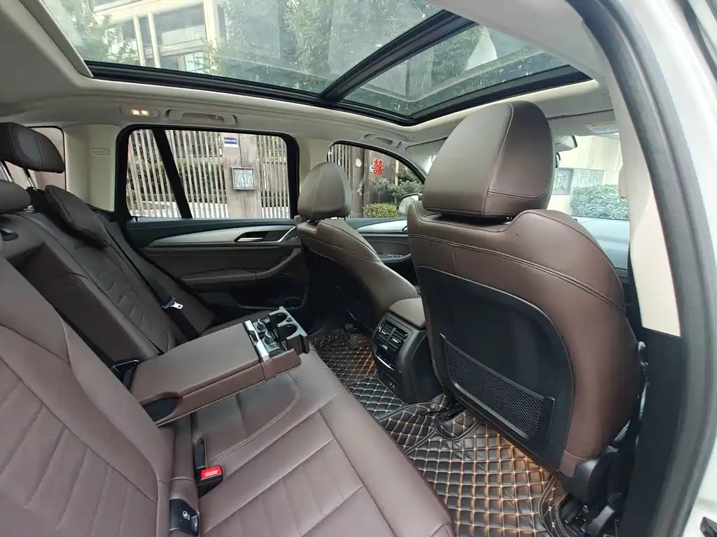 BMW iX3 — миниатюра 21