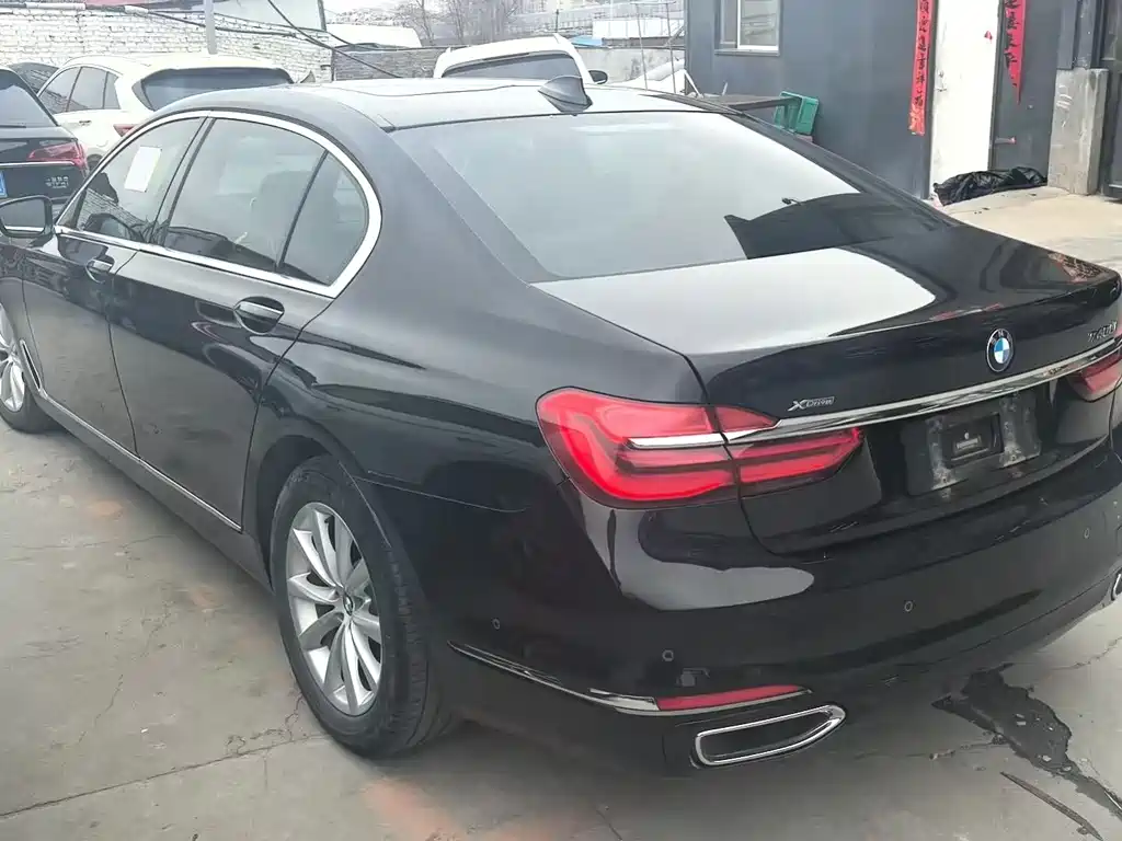 BMW 7 SERIES